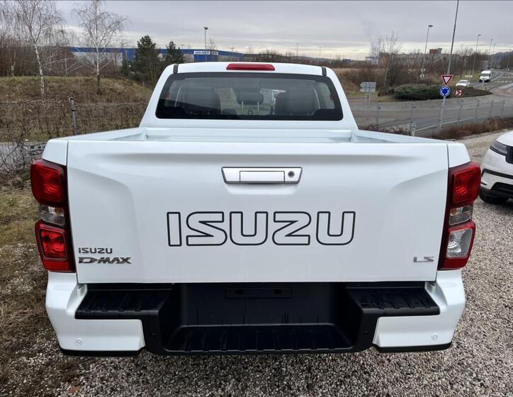 Isuzu D-Max 6