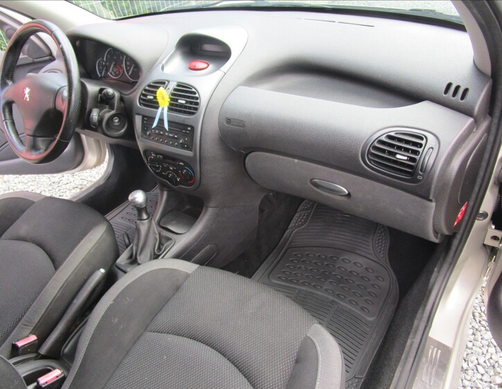Peugeot 206 15