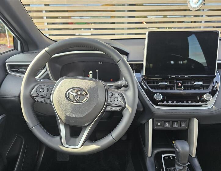 Toyota Corolla Cross 6
