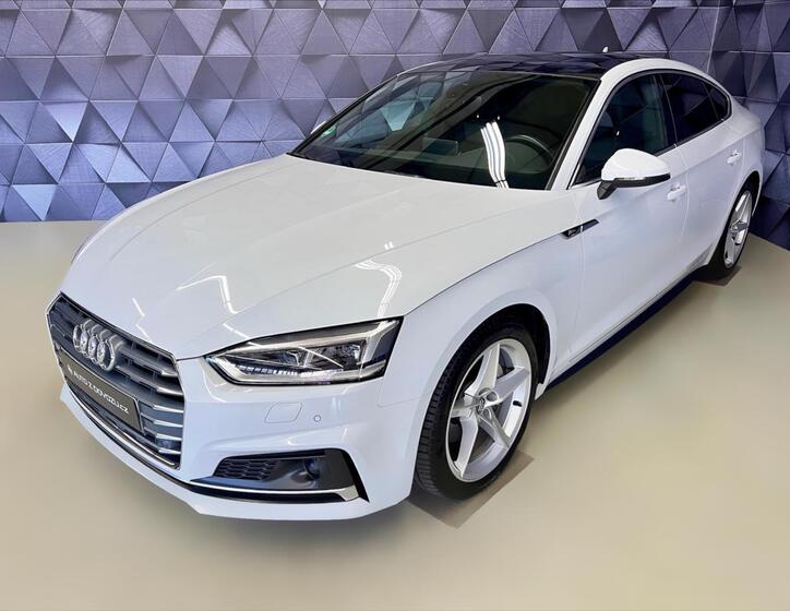 Audi A5 1