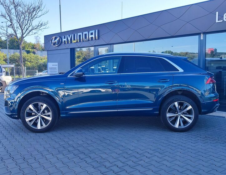 Audi Q8 8