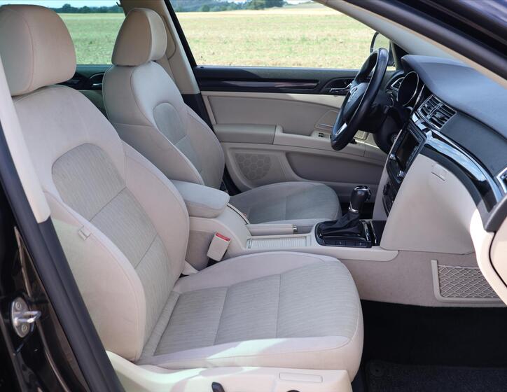 Škoda Superb 14