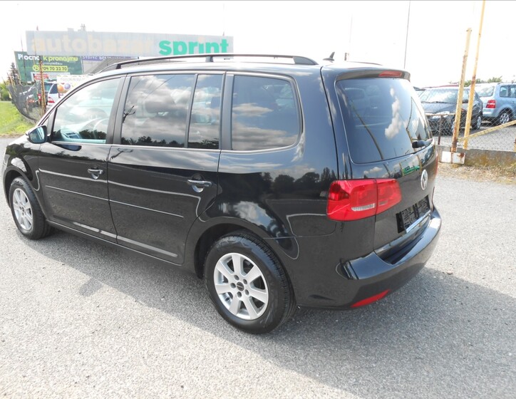 Volkswagen Touran 9