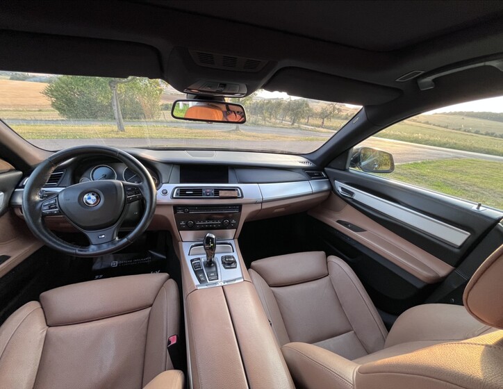 BMW Řada 7 5