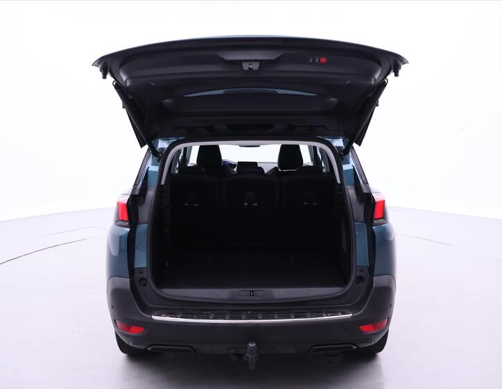 Peugeot 5008 9