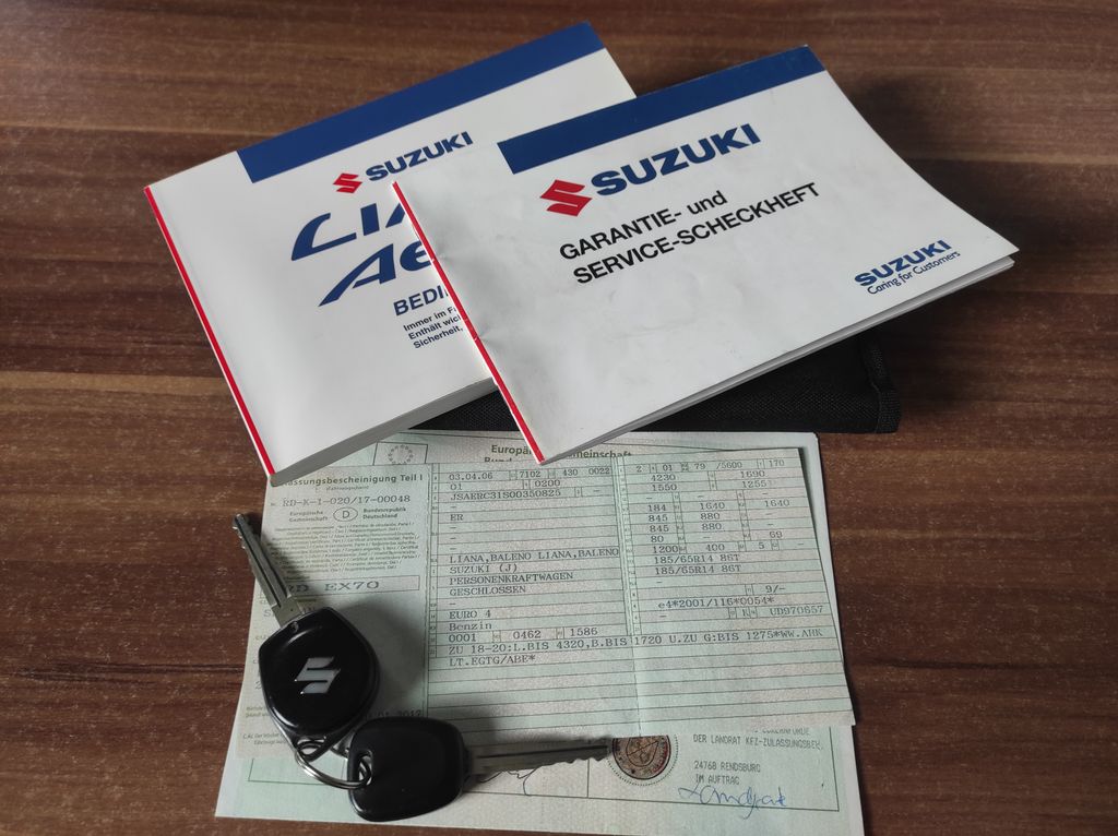 Suzuki Liana