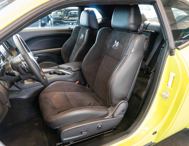 Dodge Challenger 14