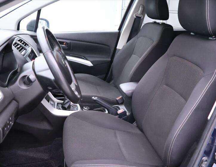 Suzuki SX4 S-Cross 11