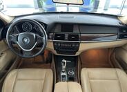 BMW X5 8