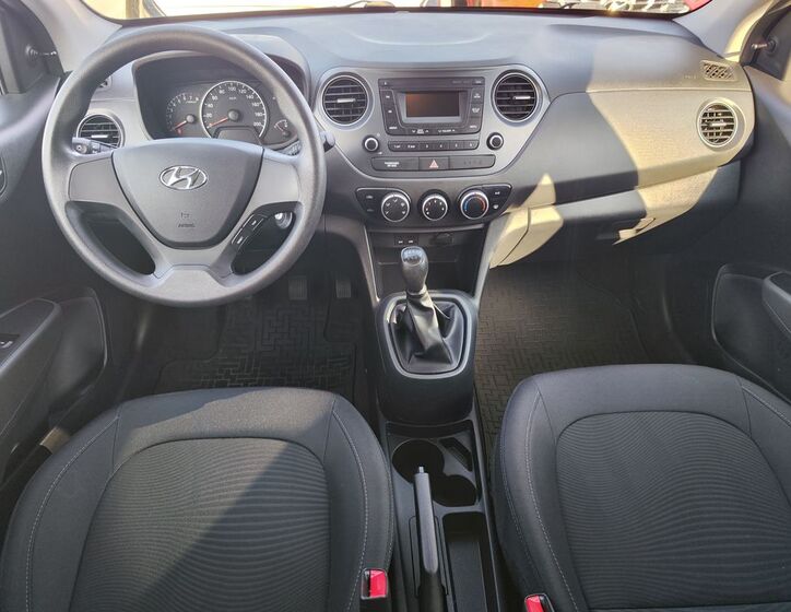 Hyundai i10 12