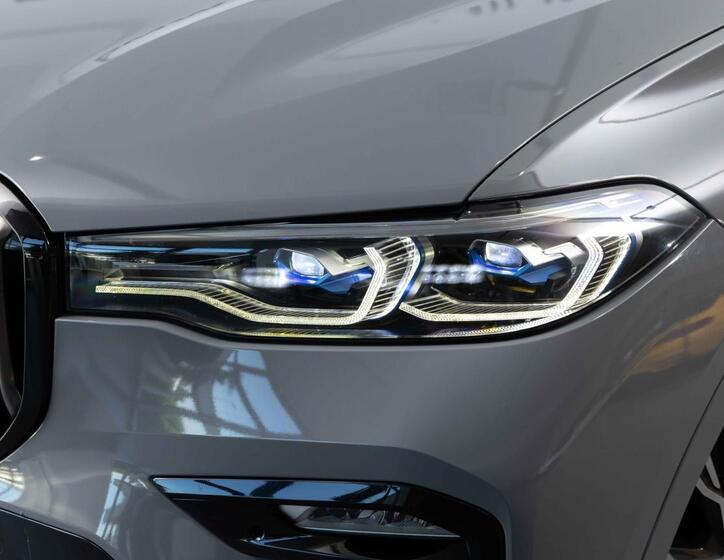 BMW X7 8