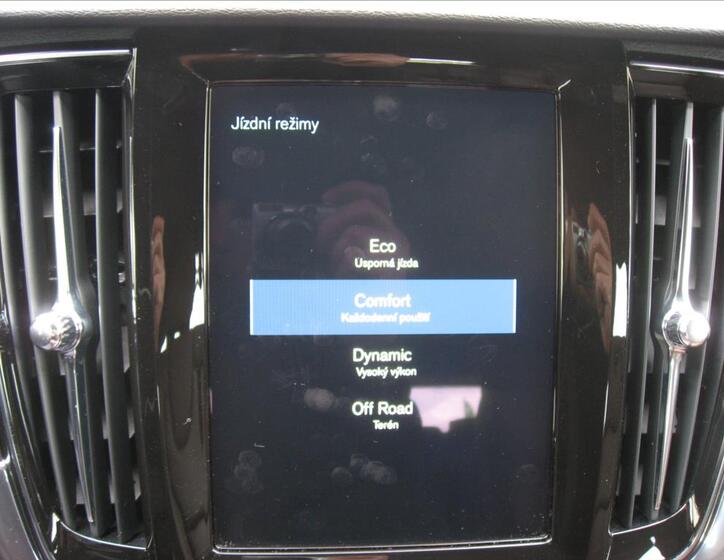 Volvo V90 36