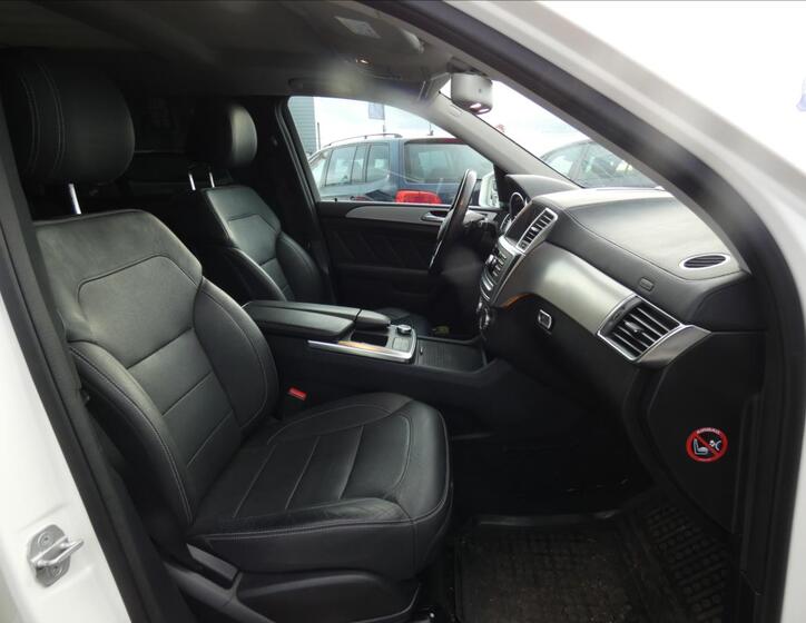 Mercedes-Benz GL 15