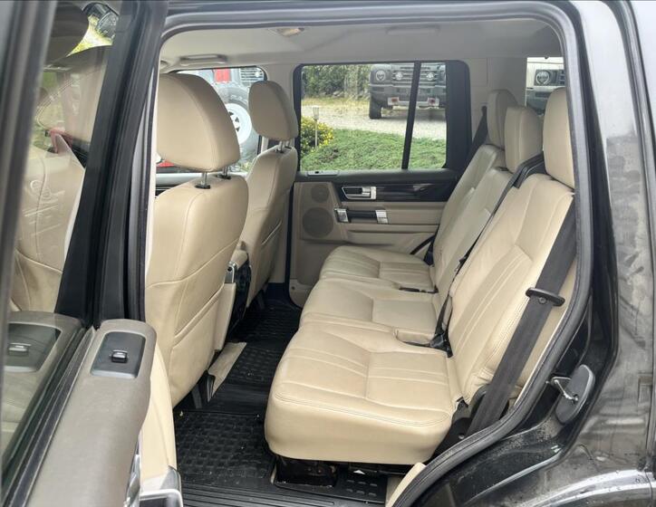 Land Rover Discovery 10