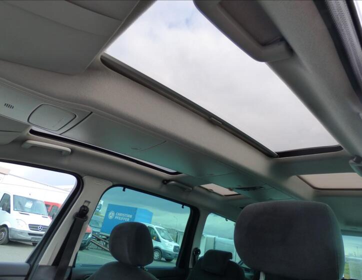 Ford Galaxy 23