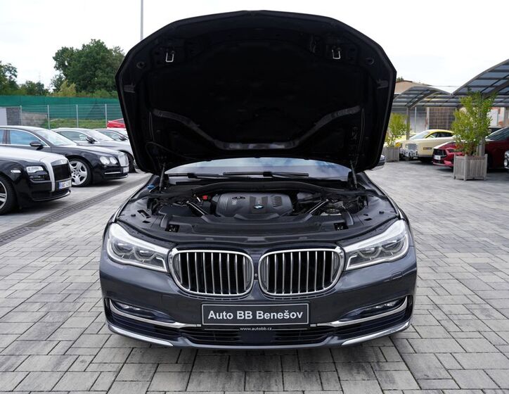 BMW Řada 7 9