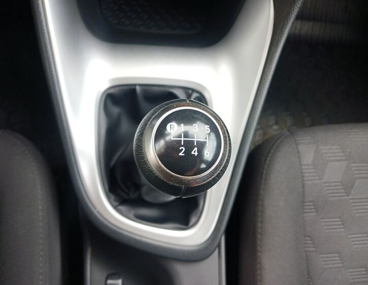 Toyota Yaris 24