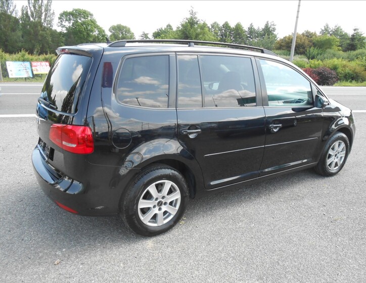 Volkswagen Touran 6