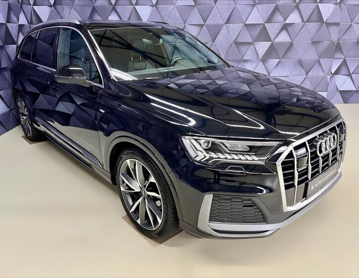 Audi Q7 4