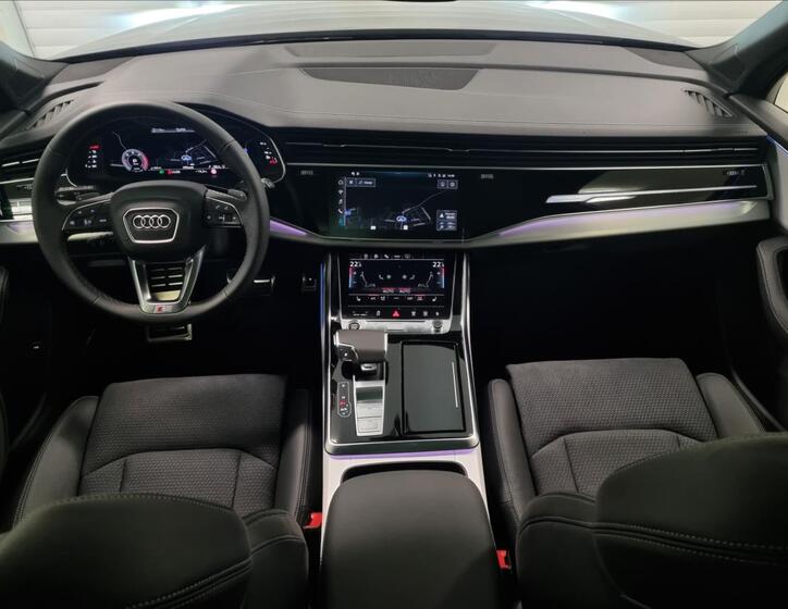 Audi Q7 23