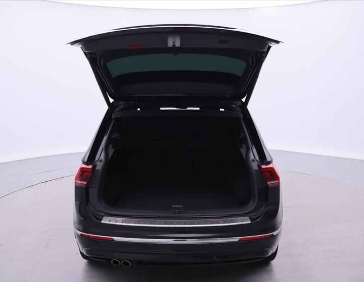 Volkswagen Tiguan 9