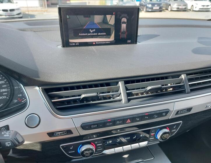 Audi Q7 44