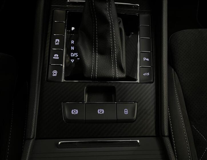 Škoda Superb 16