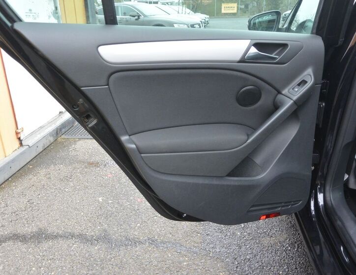 Volkswagen Golf 24