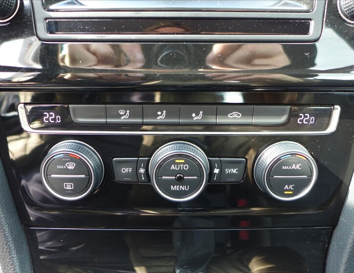 Volkswagen Golf 21