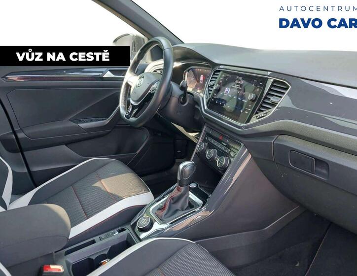 Volkswagen T-Roc 3