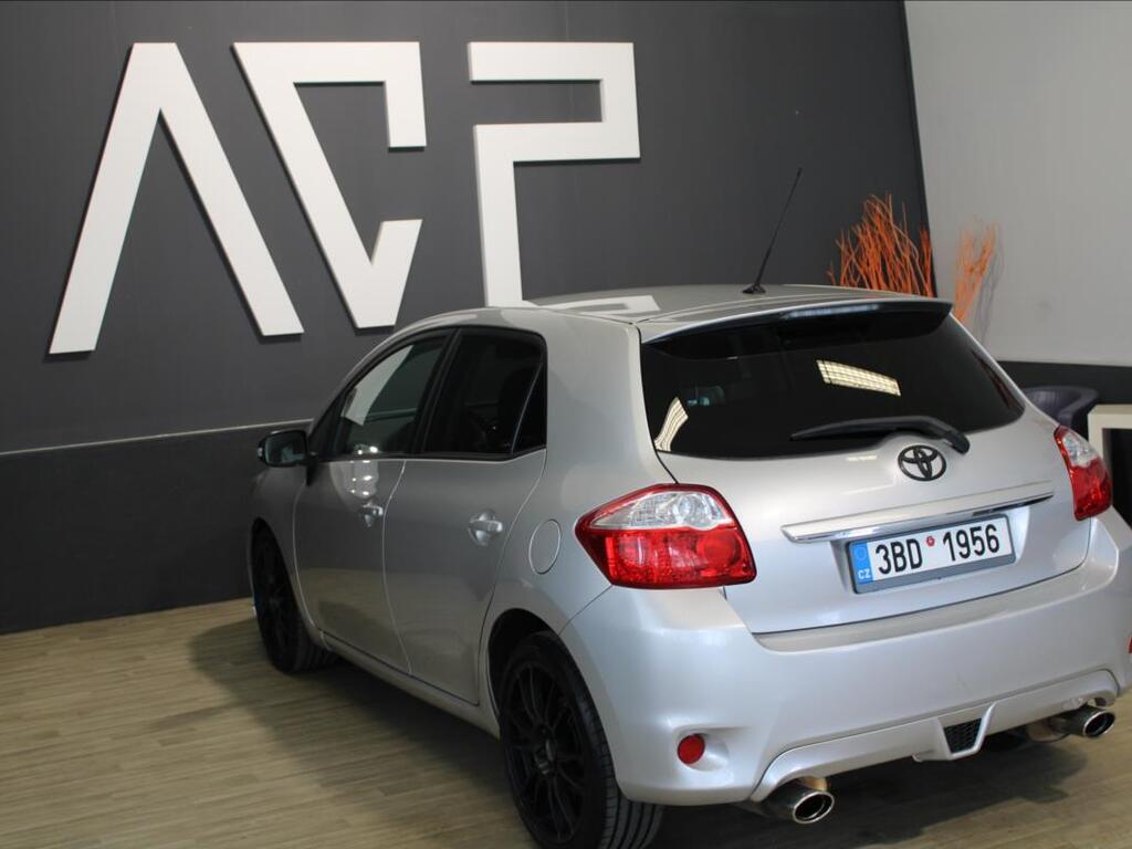 Toyota Auris 8