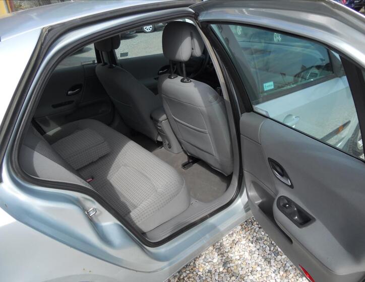 Renault Laguna 18