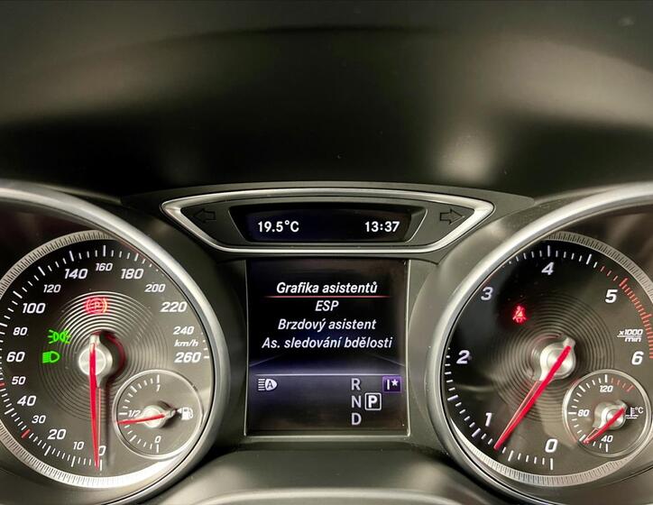 Mercedes-Benz GLA 19