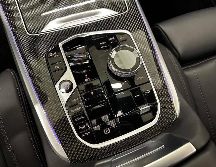 BMW X7 12
