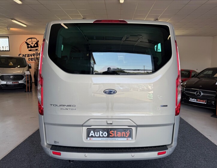 Ford Tourneo Custom 8