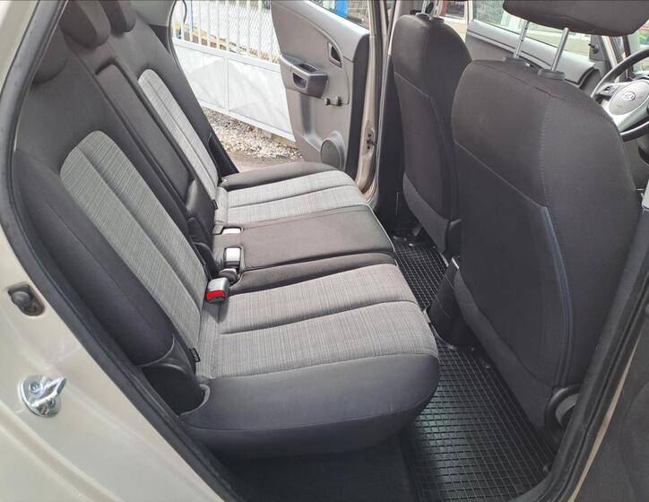 KIA Venga 7
