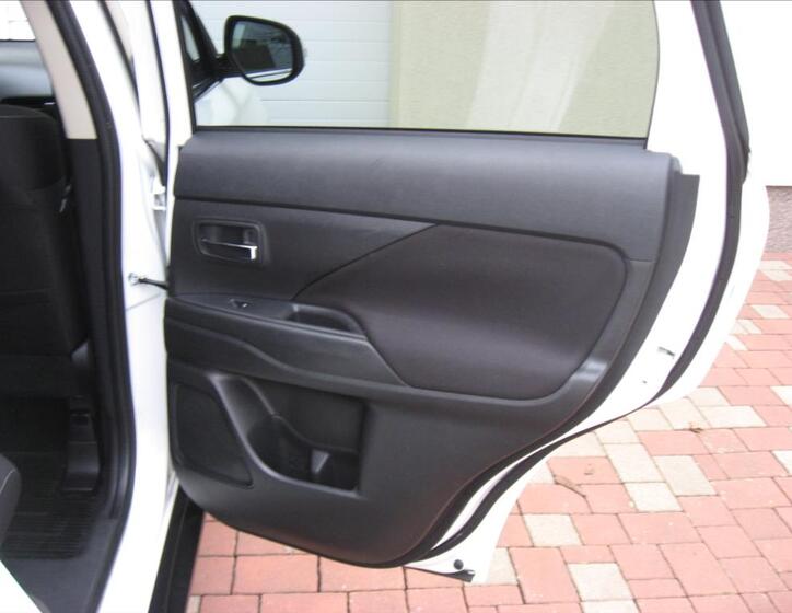 Mitsubishi Outlander 21