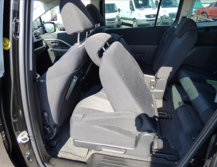 Mazda 5 34