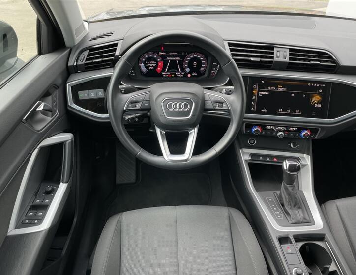 Audi Q3 7