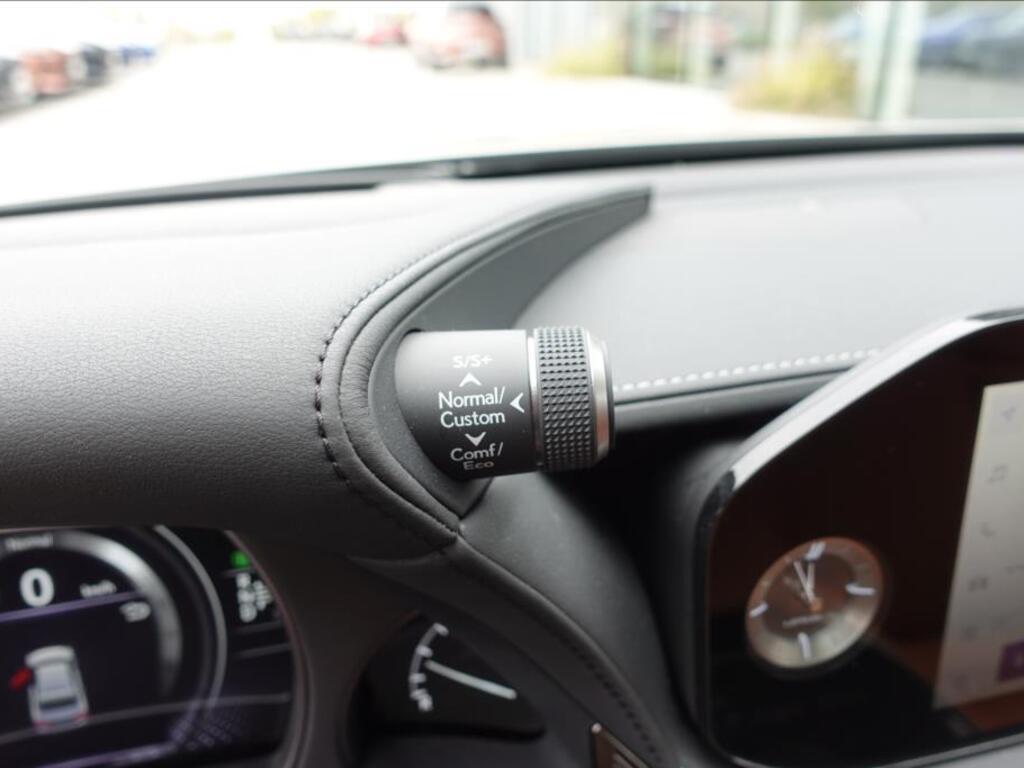 Lexus LS 500h 29