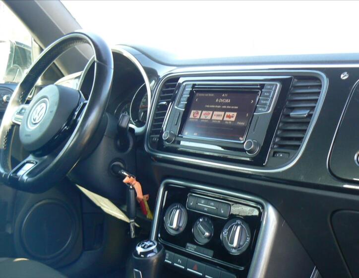 Volkswagen New Beetle 21