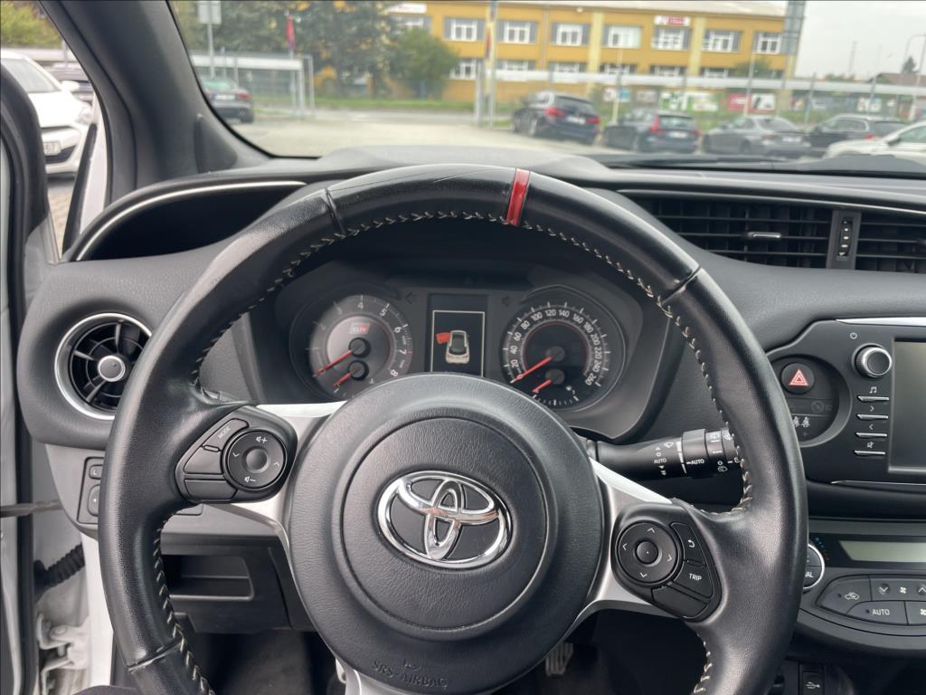 Toyota Yaris 10