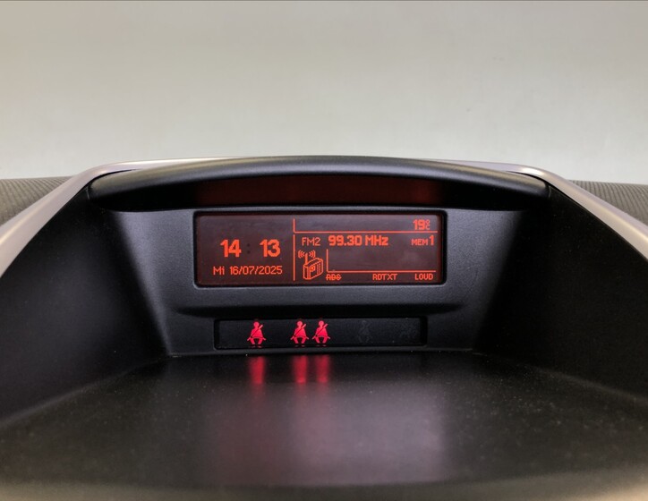 Peugeot 207 30