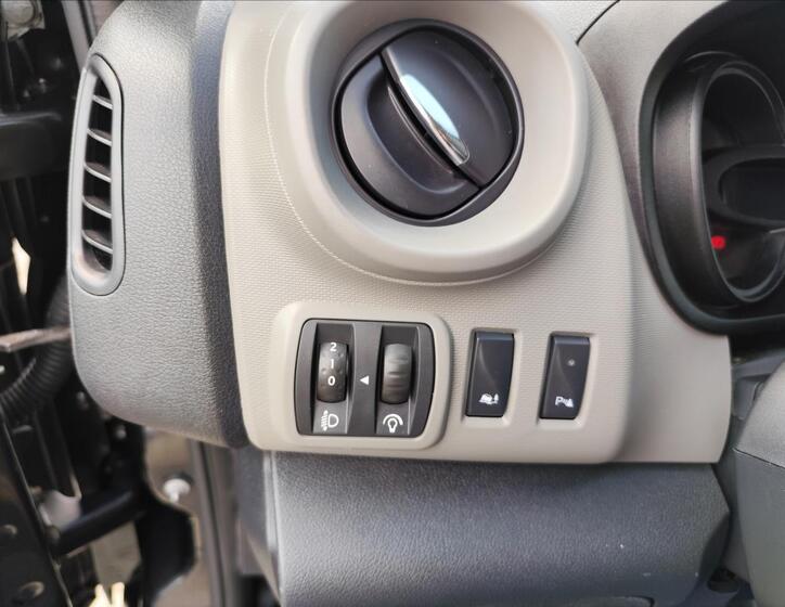 Renault Trafic 16