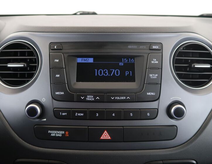Hyundai i10 16