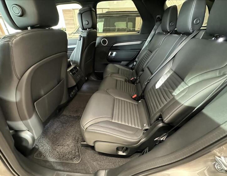 Land Rover Discovery 17