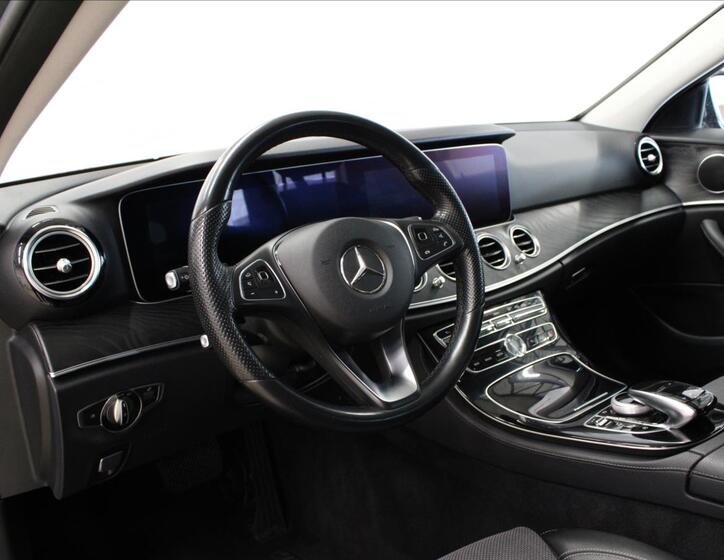 Mercedes-Benz Třídy E 10