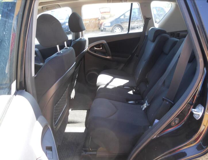 Toyota RAV4 17