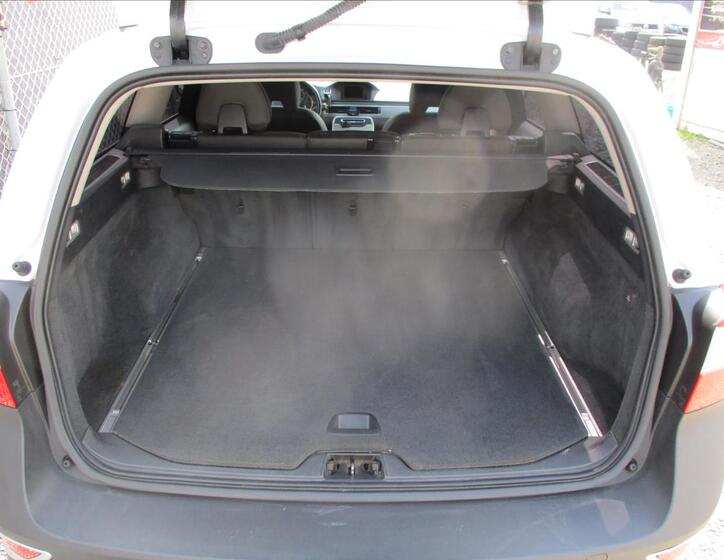 Volvo XC70 9