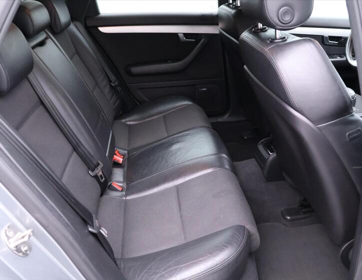 Audi A4 15